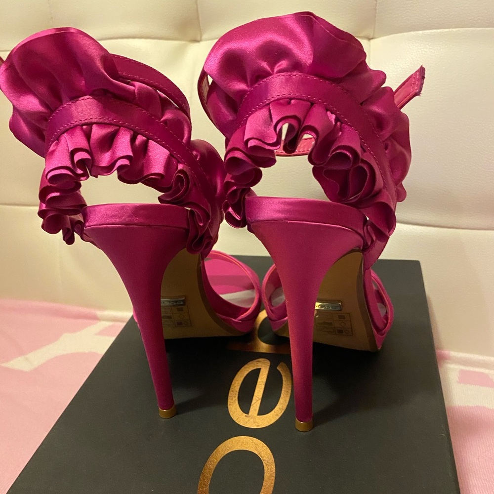Shoes - Picture 3 of 4